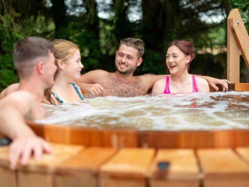 Classic-Deluxe-Buchlyvie-Scotland cedar wood hot tub