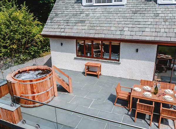 Loughrigg Cottage Cedar Wood Hot Tub terrace