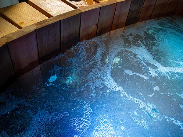 Maintaining the Water Quality of your cedar wood hot tub