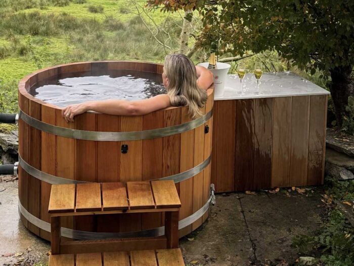 Ofuro cedar wood hot tub